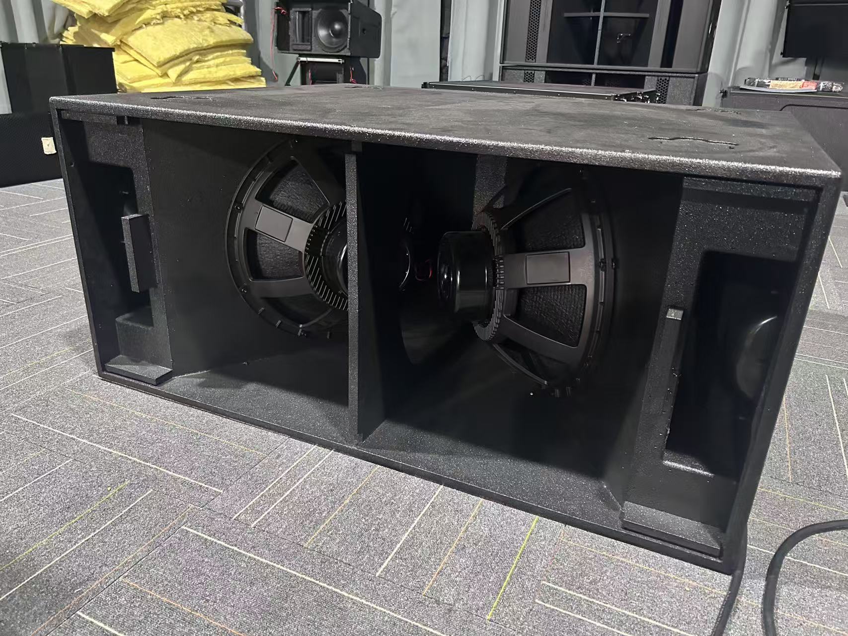 نظام صوتي احترافي مزدوج بمكبرا - مراجعة Subwoofer وسعره